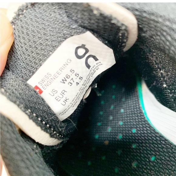 On Cloud women’s Cloudsurfer Glacier Gray Black-running shoes size 6.5 - Picture 11 of 11